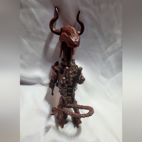 Vintage 1992 Kenner Alien Bull action figure Xenomorph 5 " - Picture 4 of 7